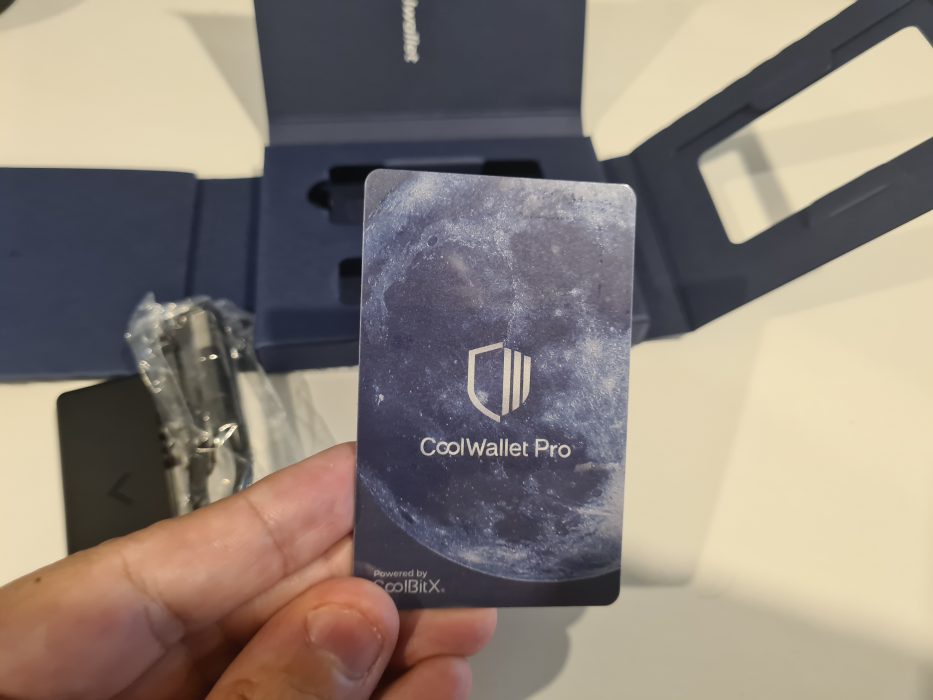 CoolWallet Pro Hardware Card Review for Australia